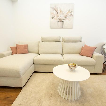 Apartman Valentina - Self Check In And Check Out Otočac Εξωτερικό φωτογραφία