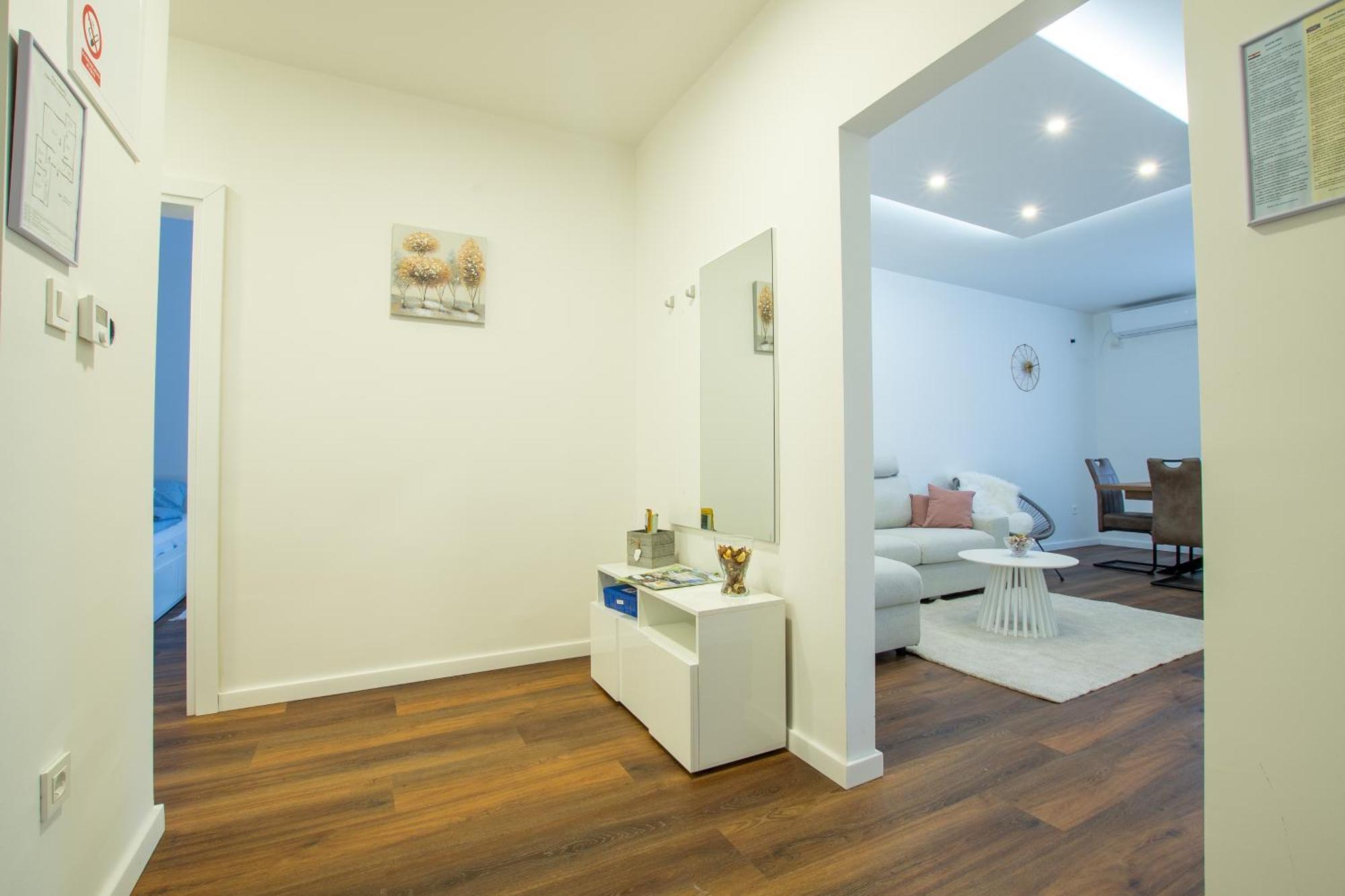 Apartman Valentina - Self Check In And Check Out Otočac Εξωτερικό φωτογραφία