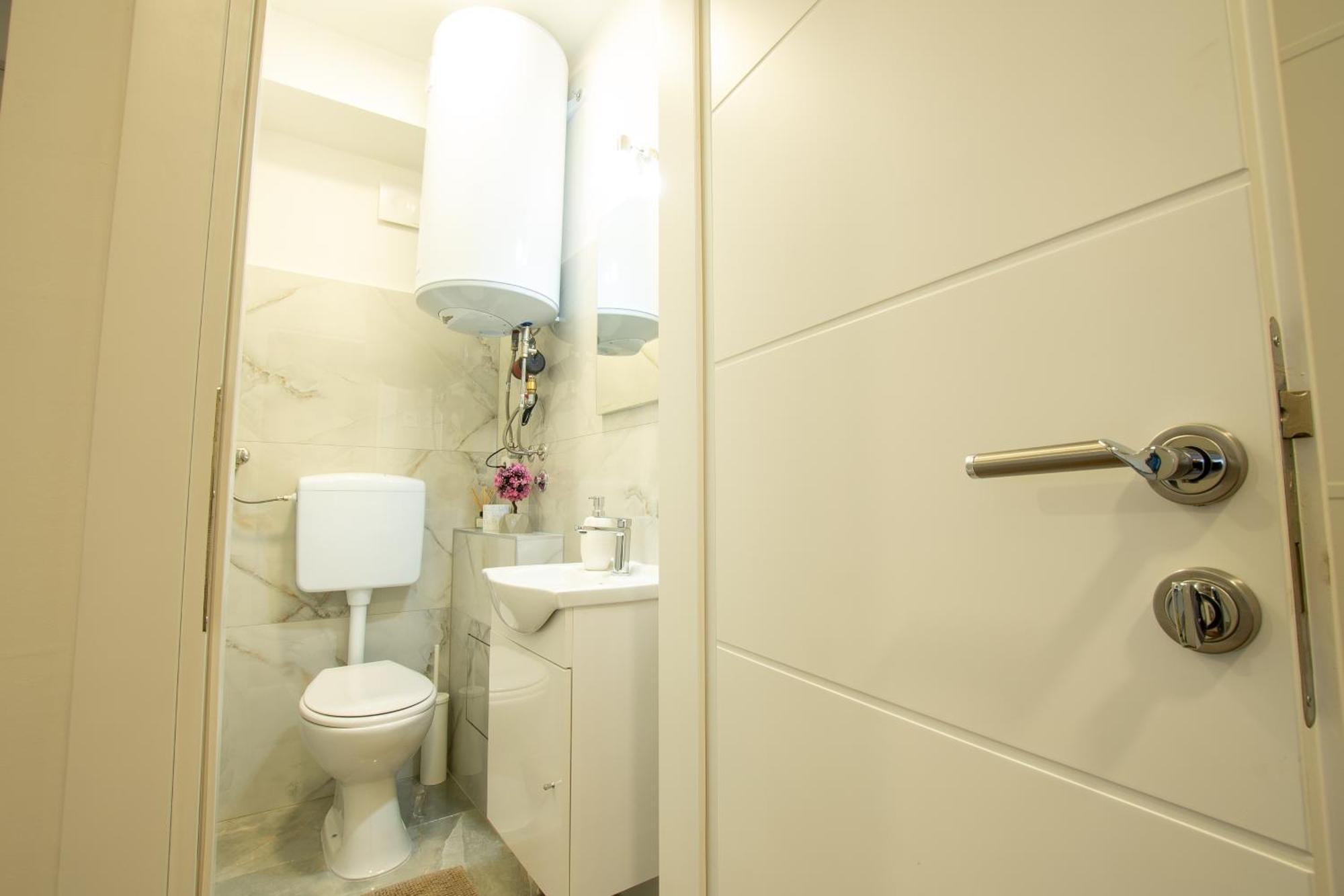 Apartman Valentina - Self Check In And Check Out Otočac Εξωτερικό φωτογραφία